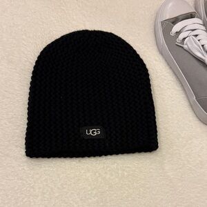 UGG Classic Black Knit Beanie